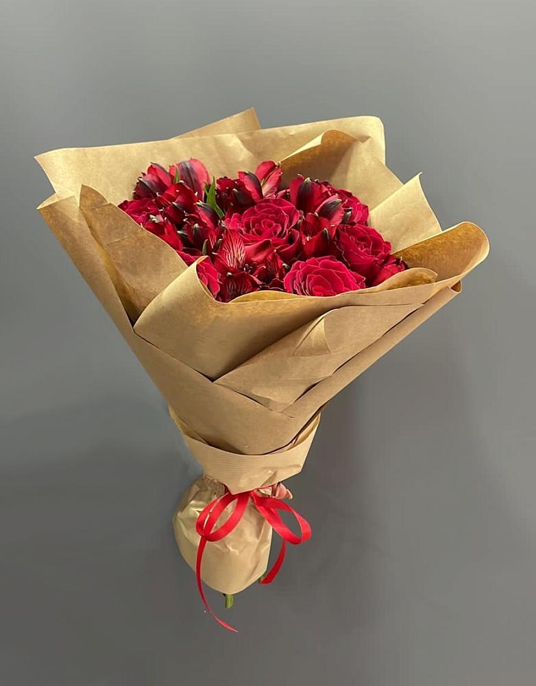 Букет цветов из: Альстромерии и Розы в Поселок совхоза Сафоновский