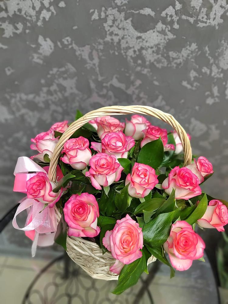 Цветочная композиция из Розы в корзине в Поселок совхоза Сафоновский