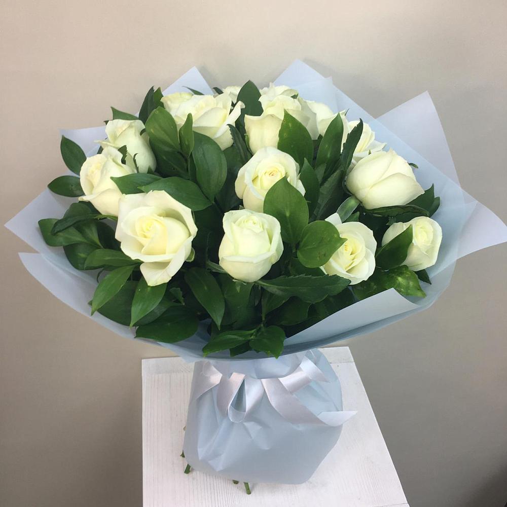 Букет 15 Белых роз Проуд в Поселок совхоза Сафоновский