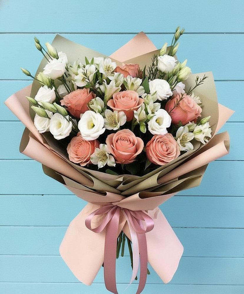 Букет цветов из: Розы, Альстромерии и Лизиантусы в Поселок совхоза Сафоновский