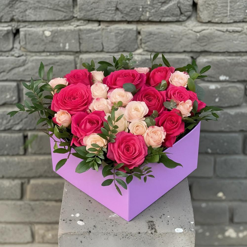 Цветочная композиция из Розы в коробке в Поселок совхоза Сафоновский