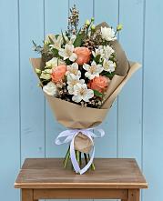 Букет цветов из:  Альстромерии, Лизиантусы, Розы и Хризантемы в Поселок совхоза Сафоновский