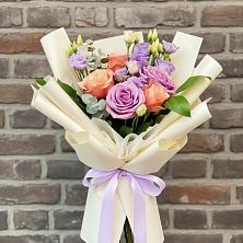 Букет цветов из:  Лизиантусы и Розы в Поселок совхоза Сафоновский