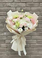 Букет цветов из:  Гвоздики, Розы, Лизиантусы и Хризантемы в Поселок совхоза Сафоновский