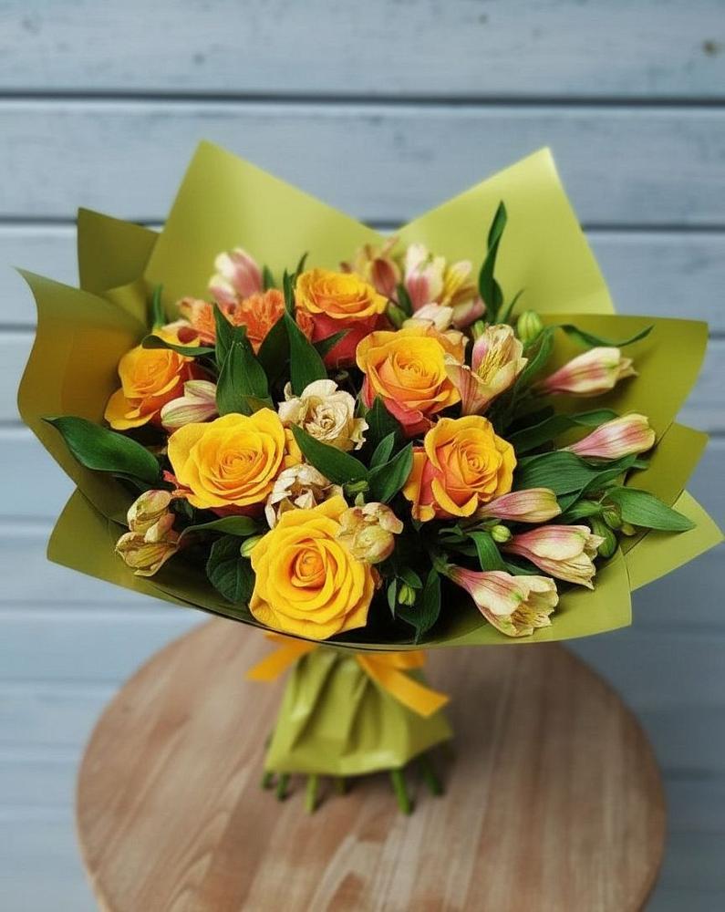 Букет цветов из: Альстромерии и Розы в Поселок совхоза Сафоновский