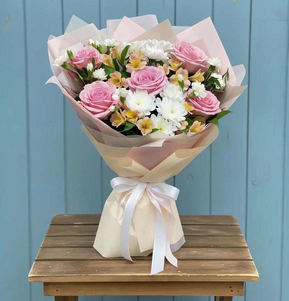 Букет цветов из: Гвоздики, Орхидеи и Розы в Поселок совхоза Сафоновский