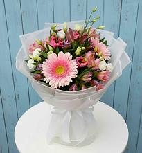 Букет цветов из:  Герберы, Альстромерии и Лизиантусы в Поселок совхоза Сафоновский