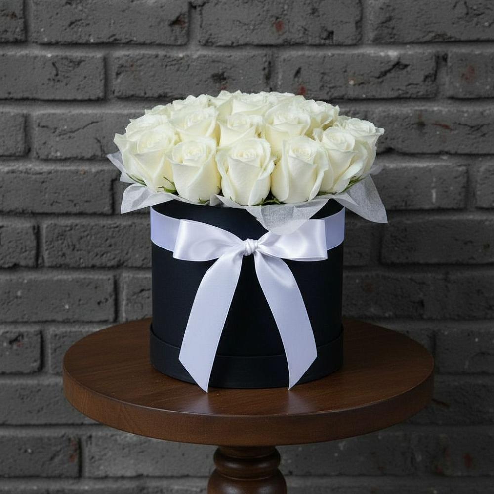 Цветочная композиция из Розы в шляпной коробке в Поселок совхоза Сафоновский