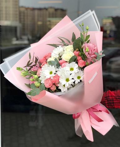 Букет цветов из: Розы, Лизиантусы и Хризантемы в Поселок совхоза Сафоновский