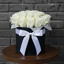 Цветочная композиция из Розы в шляпной коробке в Поселок совхоза Сафоновский