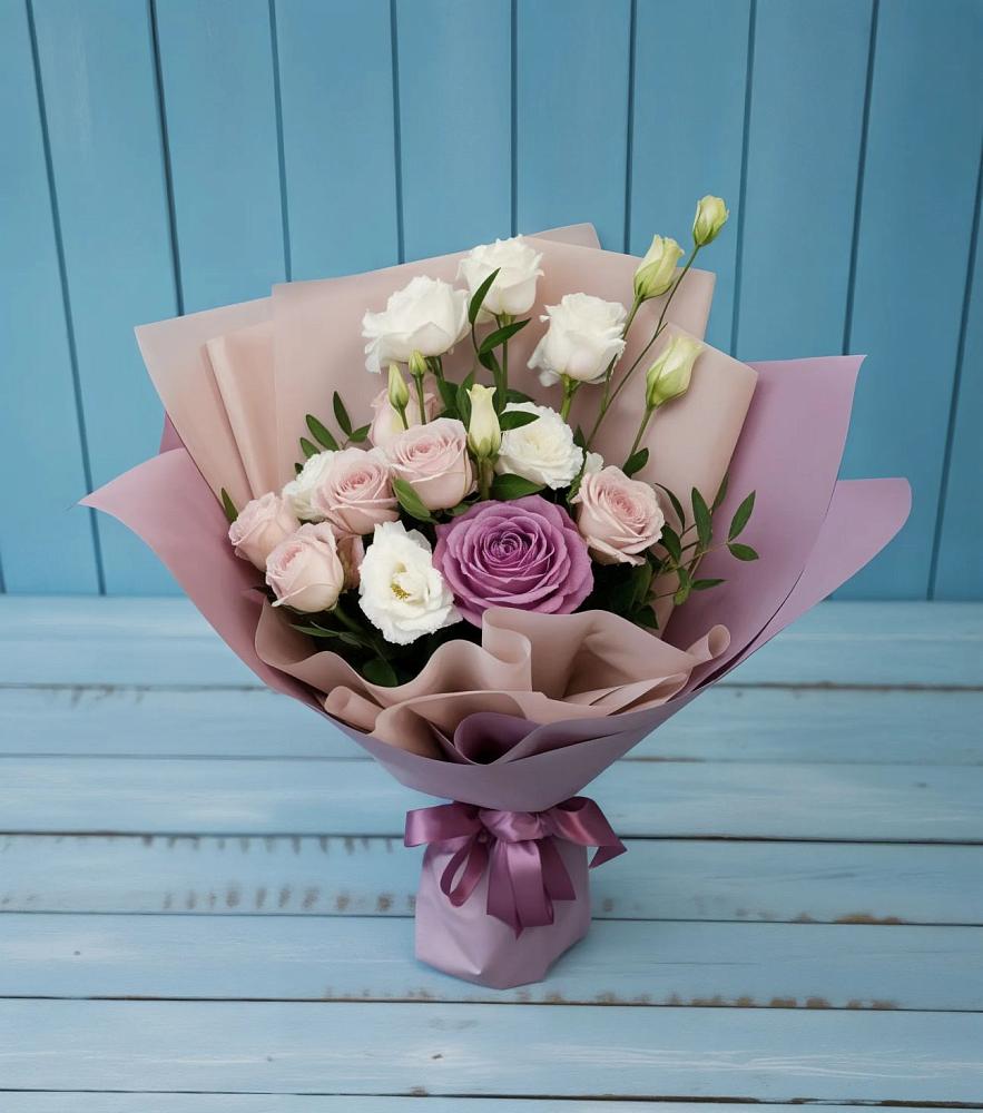 Букет цветов из: Розы и Лизиантусы в Поселок совхоза Сафоновский