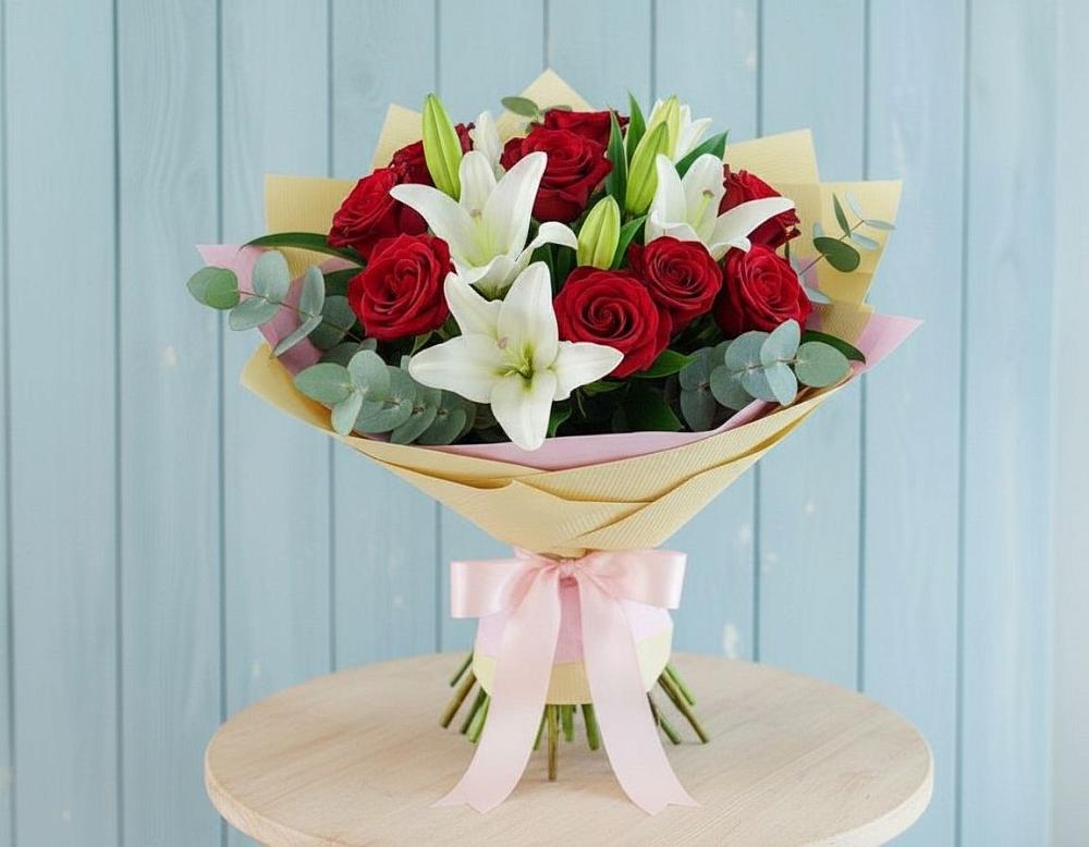Букет цветов из: Лилии и Розы в Поселок совхоза Сафоновский